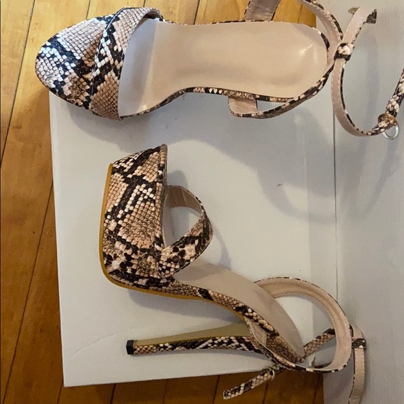 Heels - Picture 2 of 3